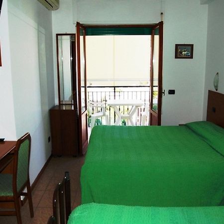 Hotel Ferrara San Benedetto del Tronto Exterior foto